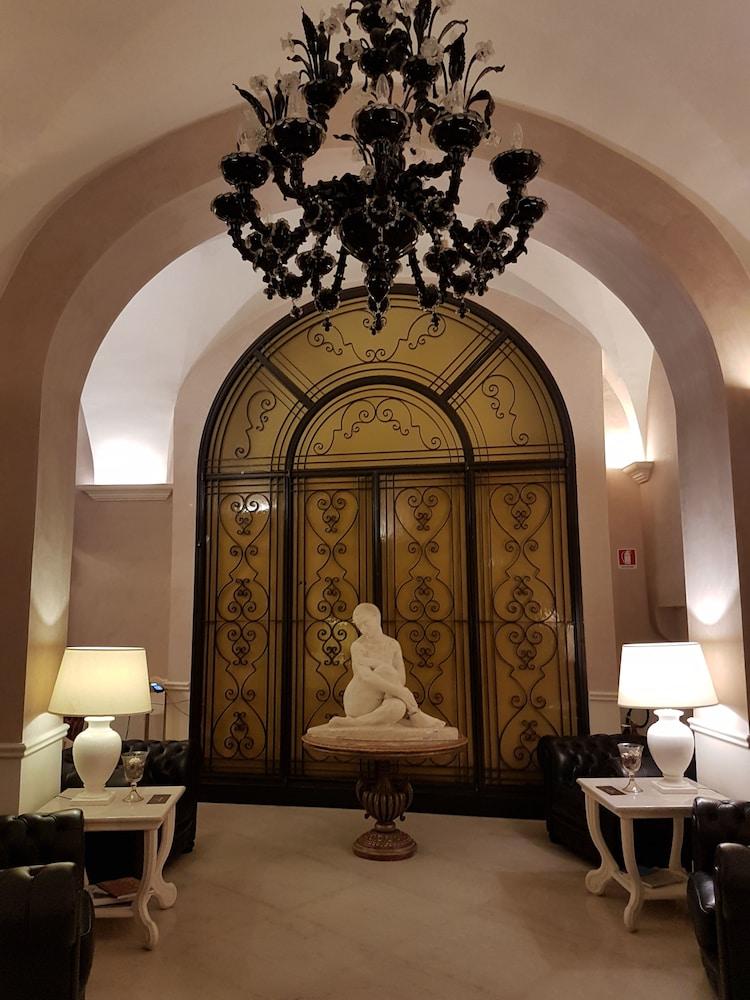Hotel Santa Chiara