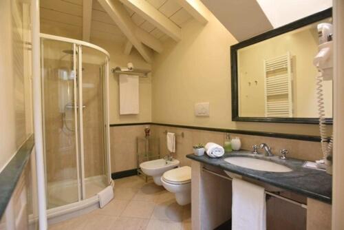 Hotel Santa Chiara 4*