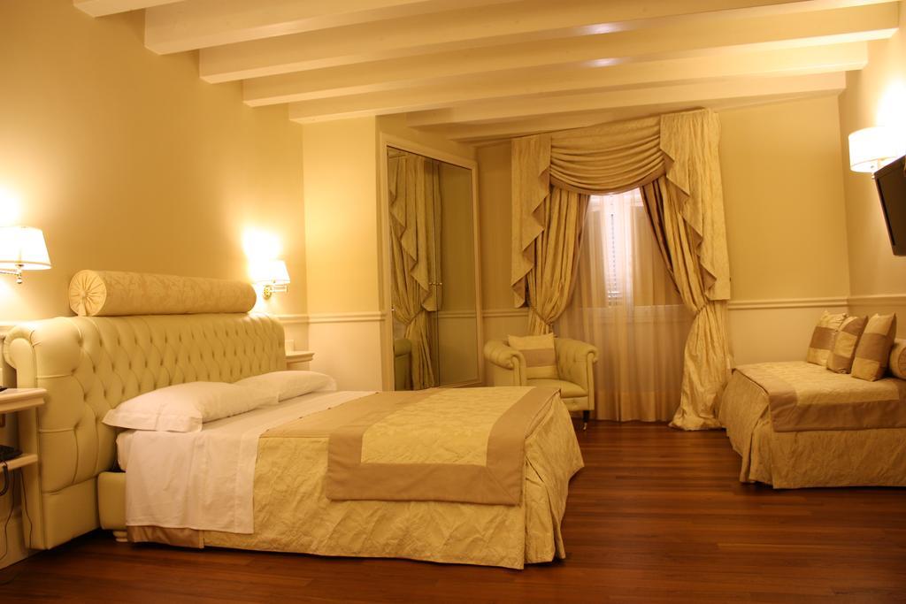 Santa Chiara 4*